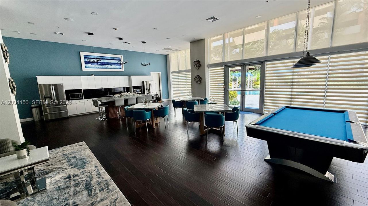 For Rent: $2,950 (2 beds, 2 baths, 1071 Square Feet)