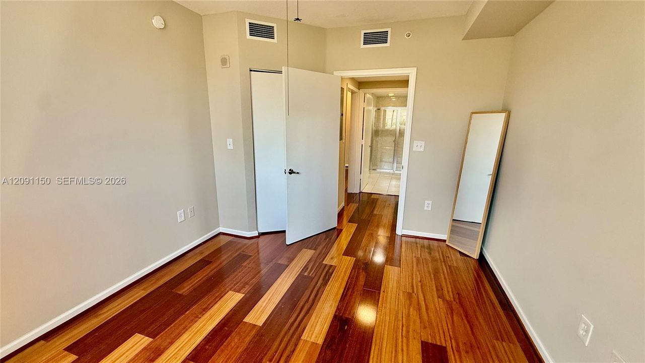 For Rent: $2,950 (2 beds, 2 baths, 1071 Square Feet)