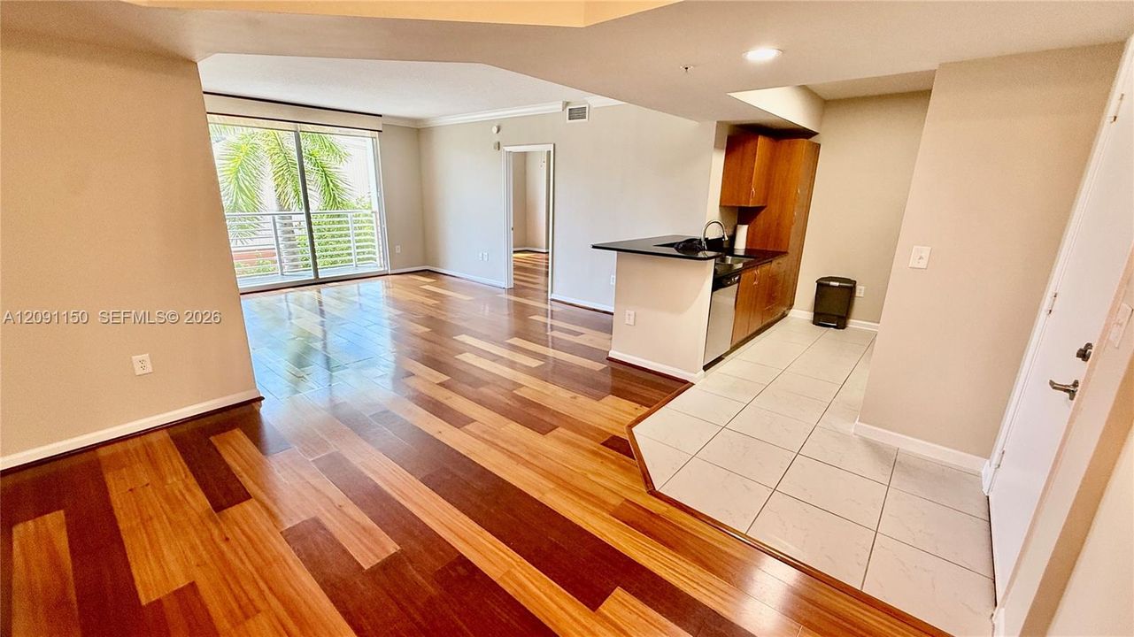 For Rent: $2,950 (2 beds, 2 baths, 1071 Square Feet)