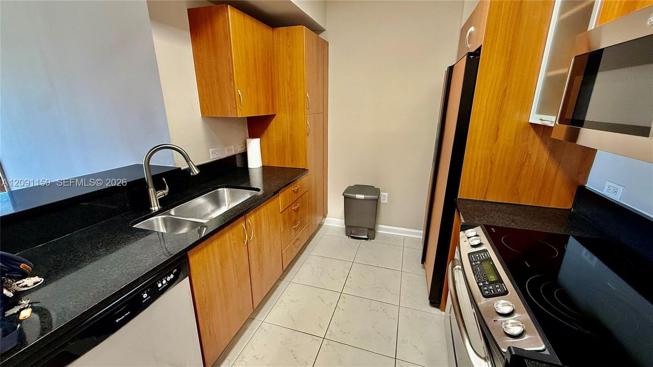 For Rent: $2,950 (2 beds, 2 baths, 1071 Square Feet)