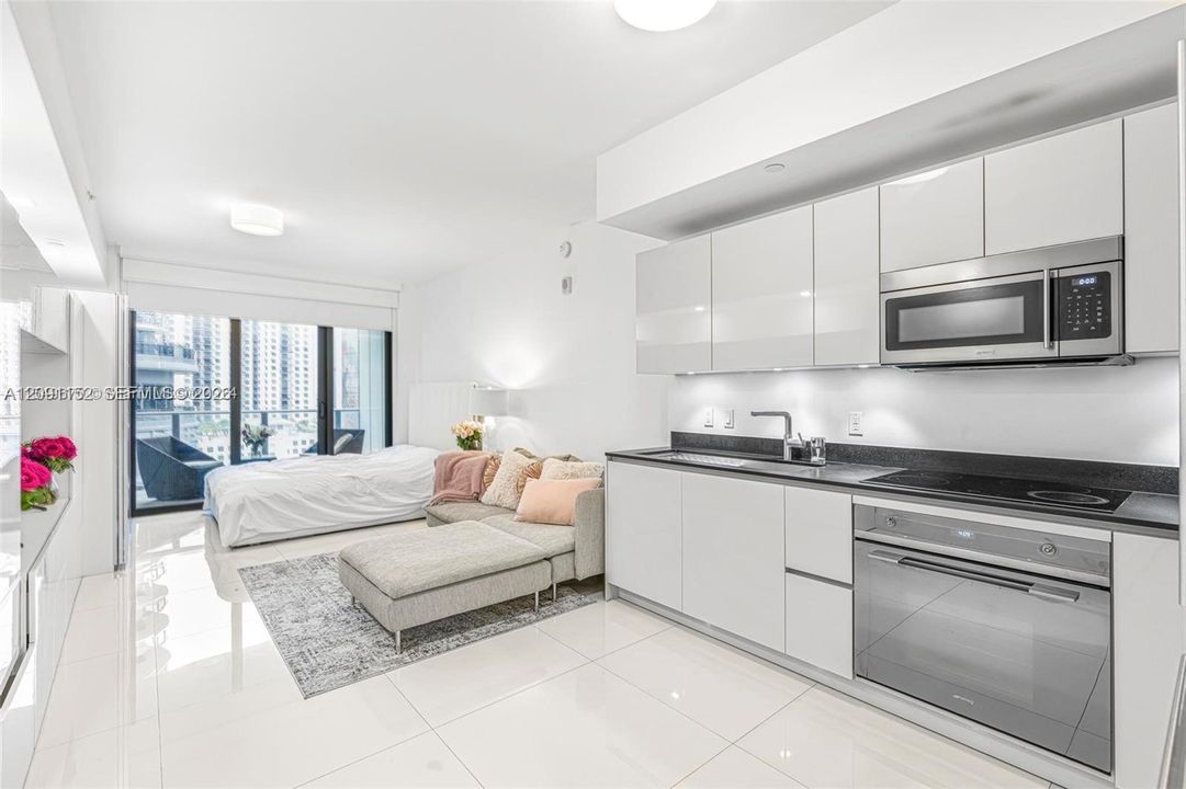 For Sale: $459,000 (0 beds, 1 baths, 442 Square Feet)