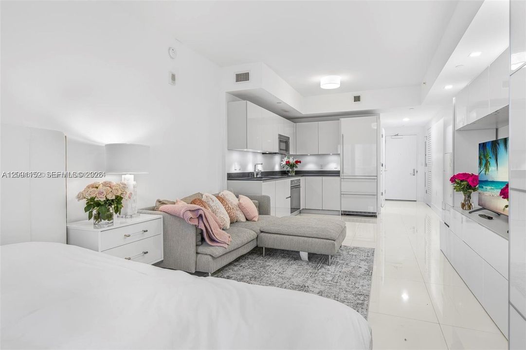 For Sale: $459,000 (0 beds, 1 baths, 442 Square Feet)