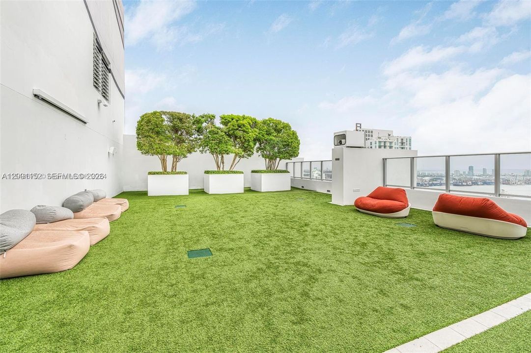 For Sale: $459,000 (0 beds, 1 baths, 442 Square Feet)