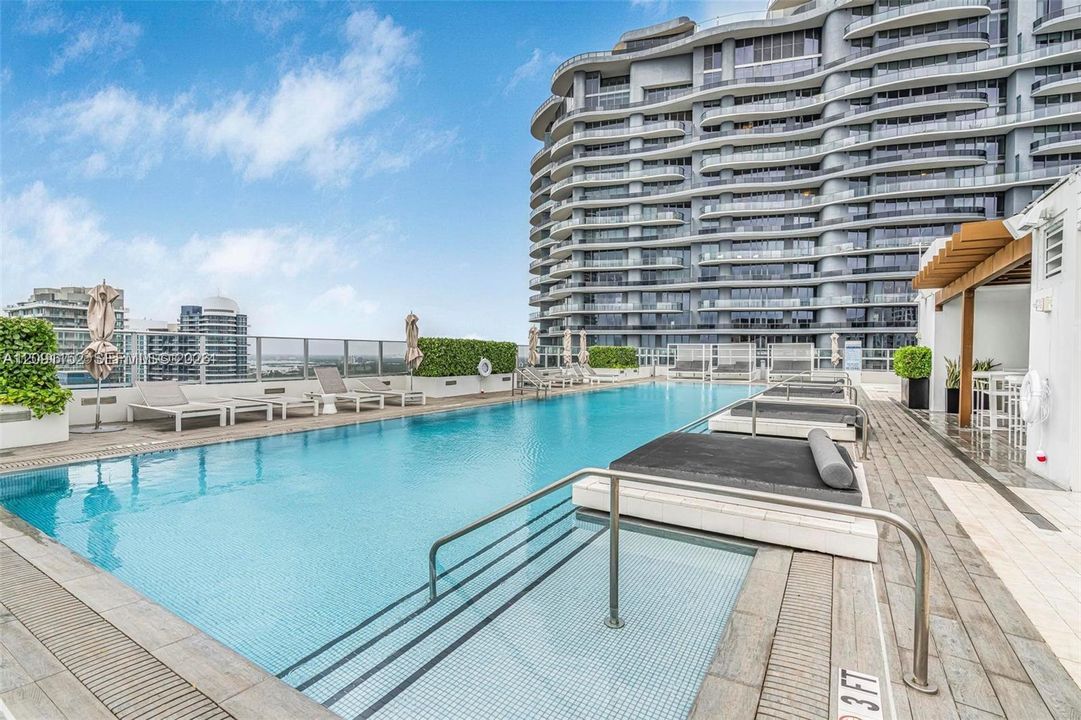 For Sale: $459,000 (0 beds, 1 baths, 442 Square Feet)