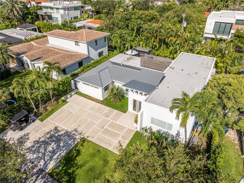 На продажу: $4,500,000 (4 спален, 3 ванн, 2689 Квадратных фут)