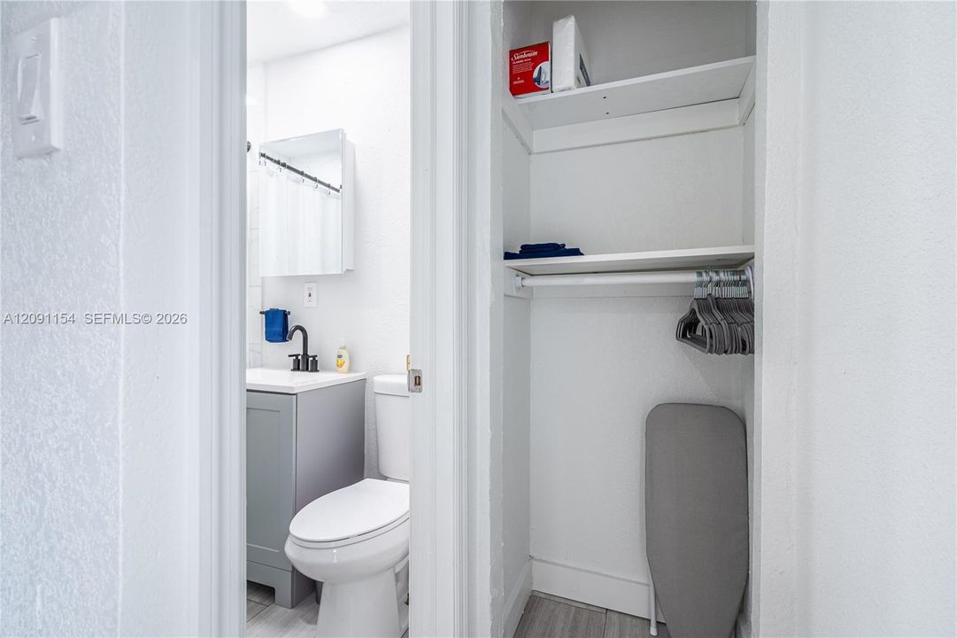 В аренду: $1,250 (0 спален, 1 ванн, 400 Квадратных фут)