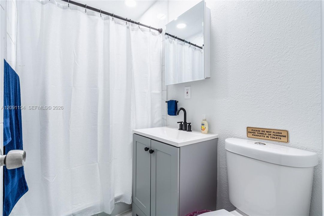 В аренду: $1,250 (0 спален, 1 ванн, 400 Квадратных фут)