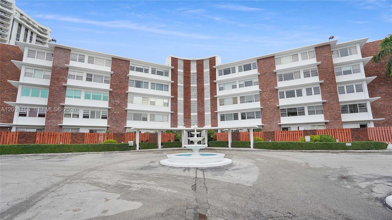 На продажу: $295,000 (2 спален, 2 ванн, 1217 Квадратных фут)