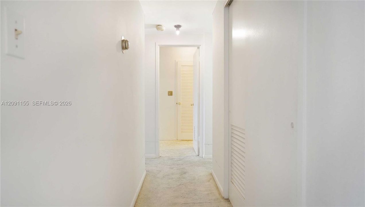 На продажу: $295,000 (2 спален, 2 ванн, 1217 Квадратных фут)