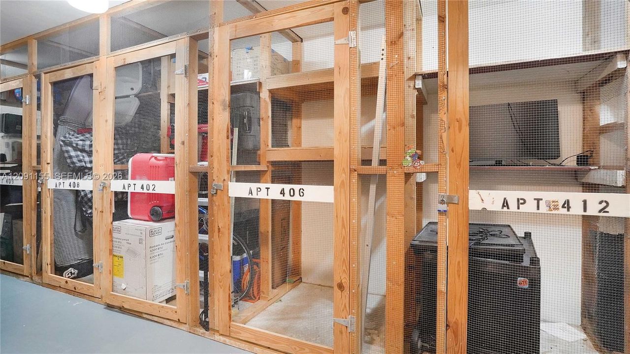 На продажу: $295,000 (2 спален, 2 ванн, 1217 Квадратных фут)