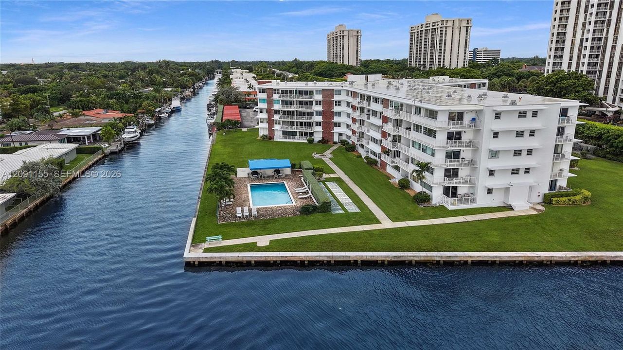 На продажу: $295,000 (2 спален, 2 ванн, 1217 Квадратных фут)