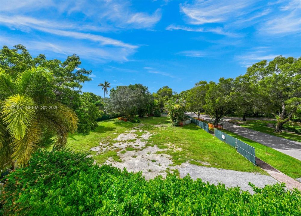 For Sale: $2,900,000 (0.40 acres)