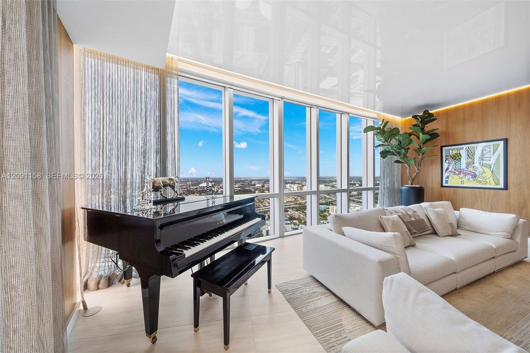 For Rent: $24,000 (5 beds, 5 baths, 3312 Square Feet)