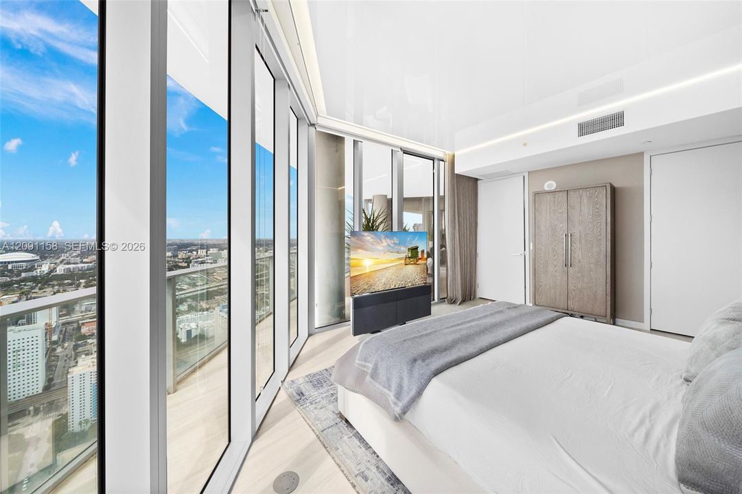 For Rent: $24,000 (5 beds, 5 baths, 3312 Square Feet)