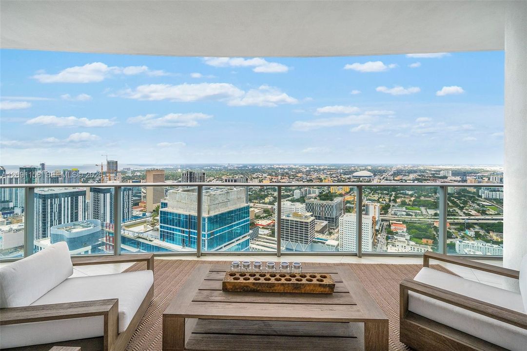 For Rent: $24,000 (5 beds, 5 baths, 3312 Square Feet)