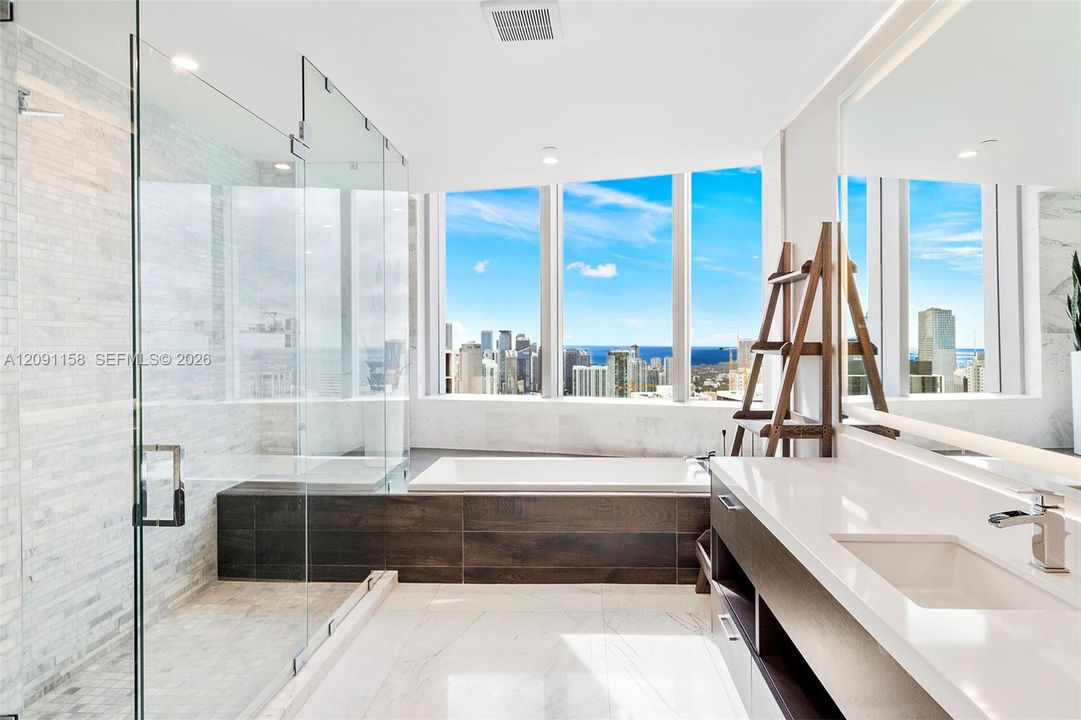 For Rent: $24,000 (5 beds, 5 baths, 3312 Square Feet)