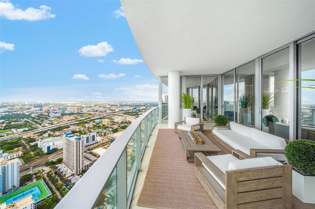 For Rent: $24,000 (5 beds, 5 baths, 3312 Square Feet)