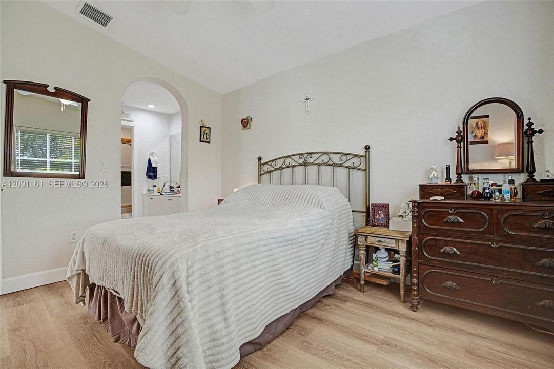 En Renta: $3,300 (3 camas, 2 baños, 1610 Pies cuadrados)