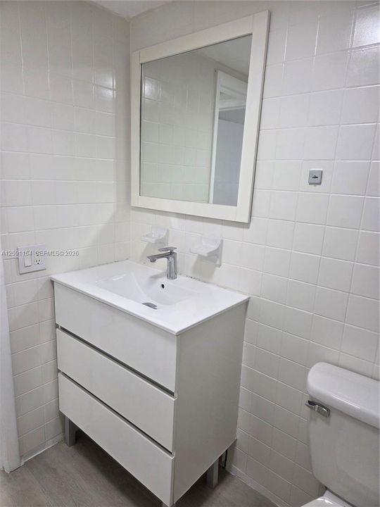 For Sale: $169,995 (1 beds, 1 baths, 596 Square Feet)