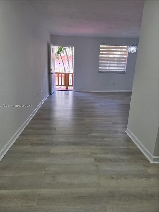 For Sale: $169,995 (1 beds, 1 baths, 596 Square Feet)