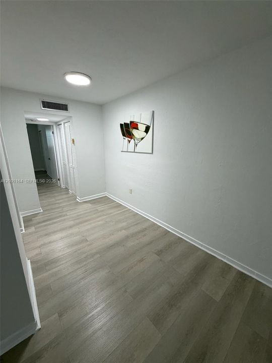 For Sale: $169,995 (1 beds, 1 baths, 596 Square Feet)