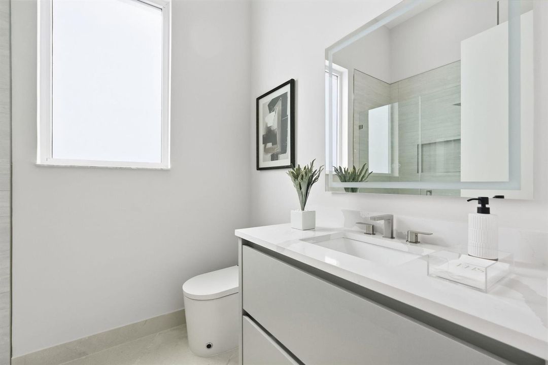 10-web-or-mls-7695_Villa_D_Este_Way_0783