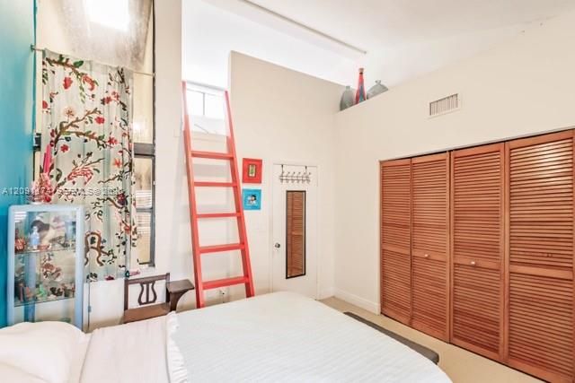 En Venta: $699,000 (2 camas, 2 baños, 895 Pies cuadrados)