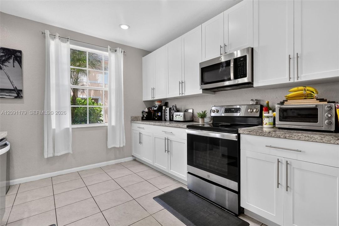 For Sale: $519,000 (4 beds, 3 baths, 1815 Square Feet)