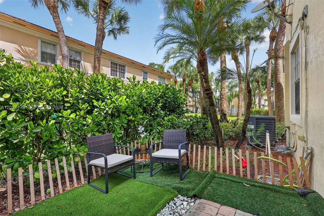 For Sale: $519,000 (4 beds, 3 baths, 1815 Square Feet)