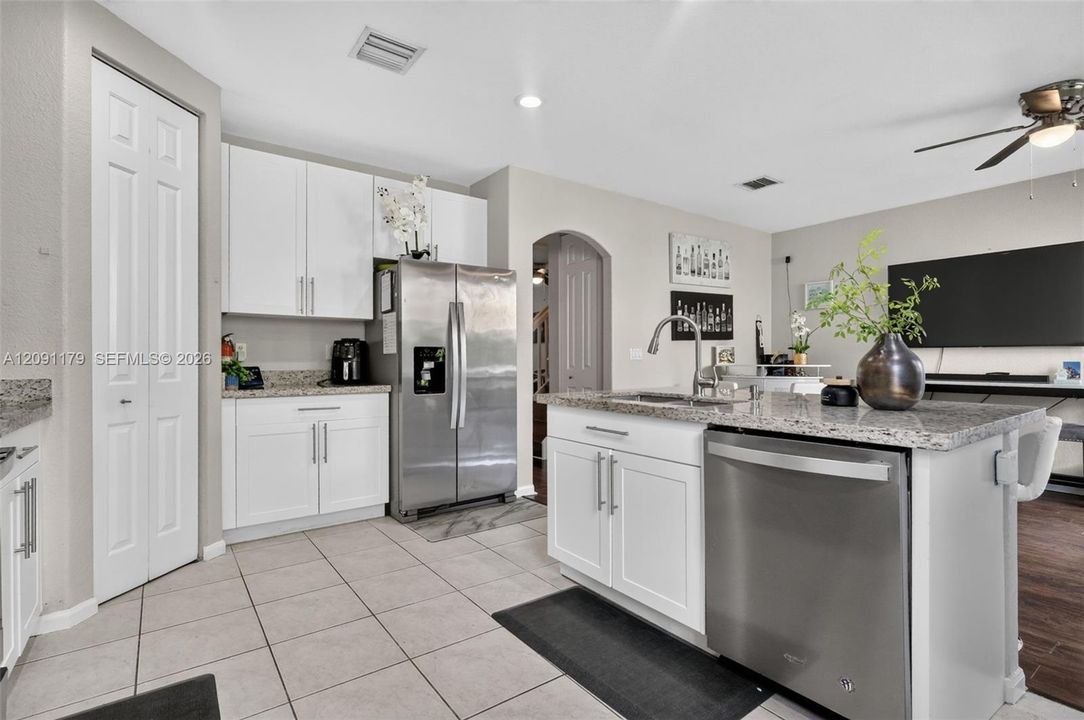 For Sale: $519,000 (4 beds, 3 baths, 1815 Square Feet)
