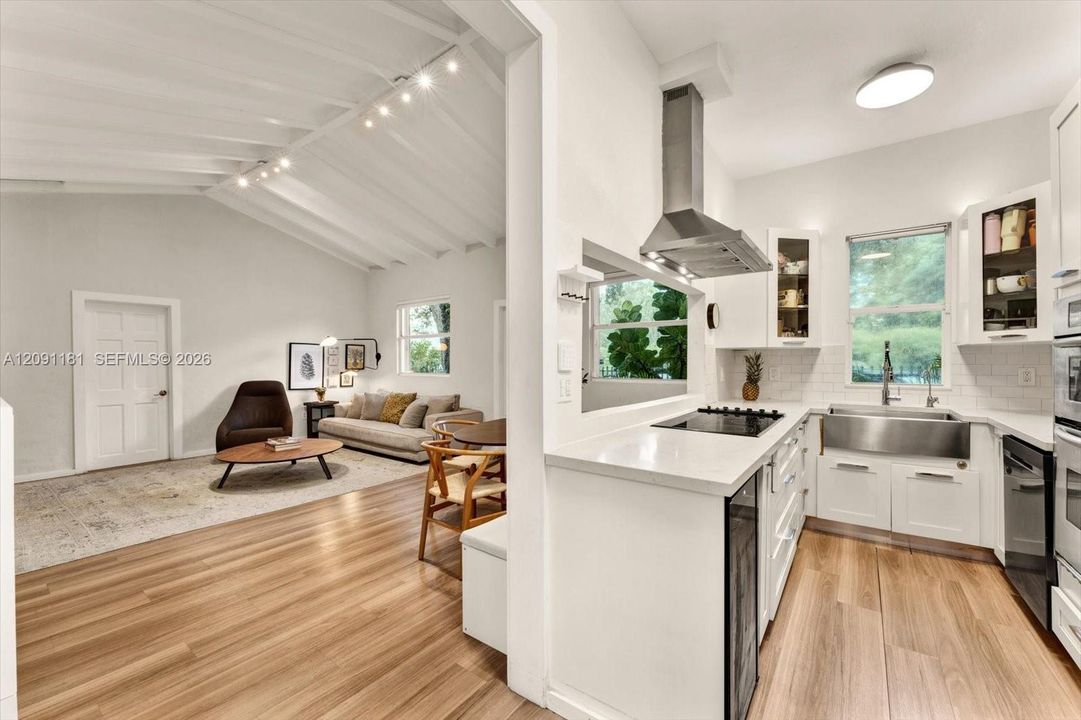 En Venta: $980,000 (3 camas, 2 baños, 1424 Pies cuadrados)