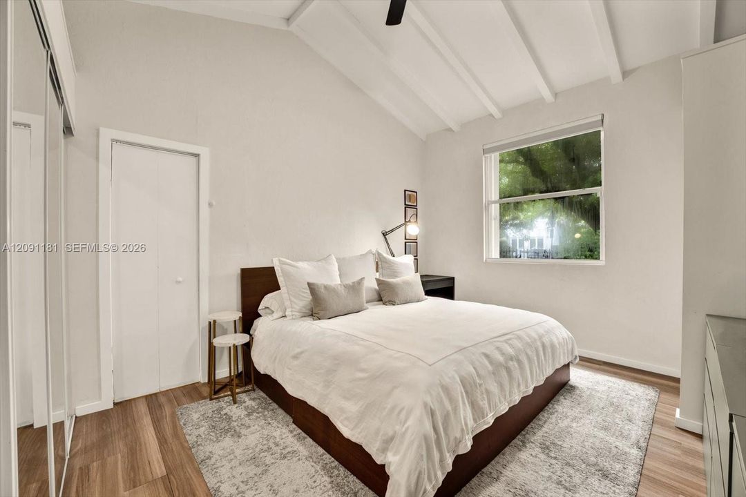 En Venta: $980,000 (3 camas, 2 baños, 1424 Pies cuadrados)