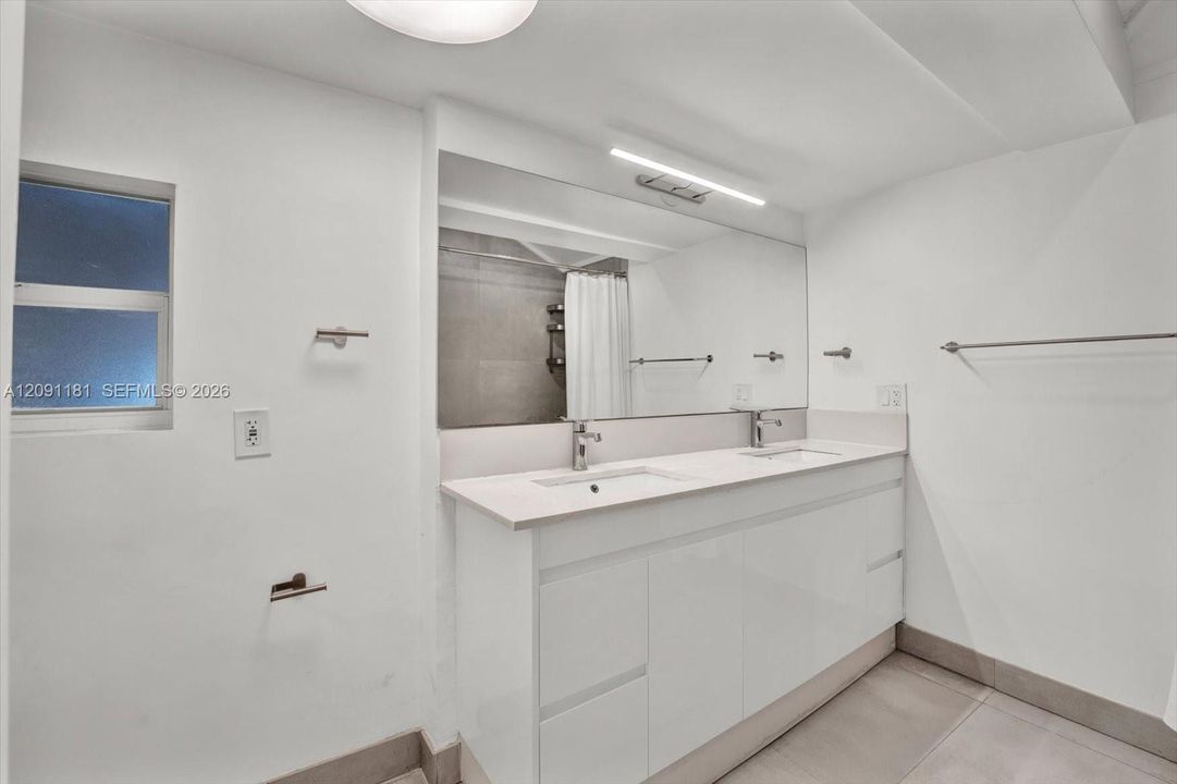 En Venta: $980,000 (3 camas, 2 baños, 1424 Pies cuadrados)