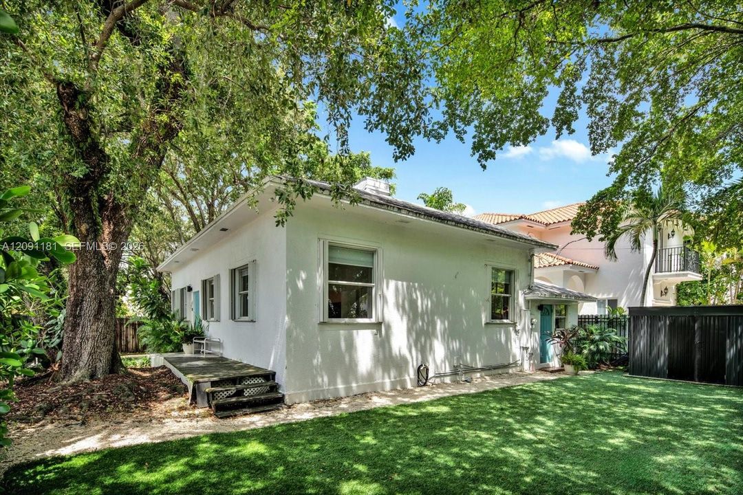 En Venta: $980,000 (3 camas, 2 baños, 1424 Pies cuadrados)