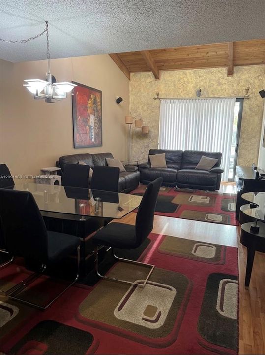 For Sale: $285,000 (2 beds, 2 baths, 1200 Square Feet)