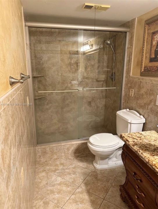 For Sale: $285,000 (2 beds, 2 baths, 1200 Square Feet)