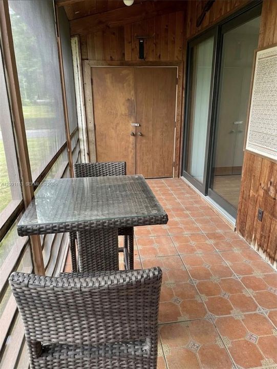 For Sale: $285,000 (2 beds, 2 baths, 1200 Square Feet)