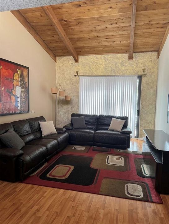 For Sale: $285,000 (2 beds, 2 baths, 1200 Square Feet)