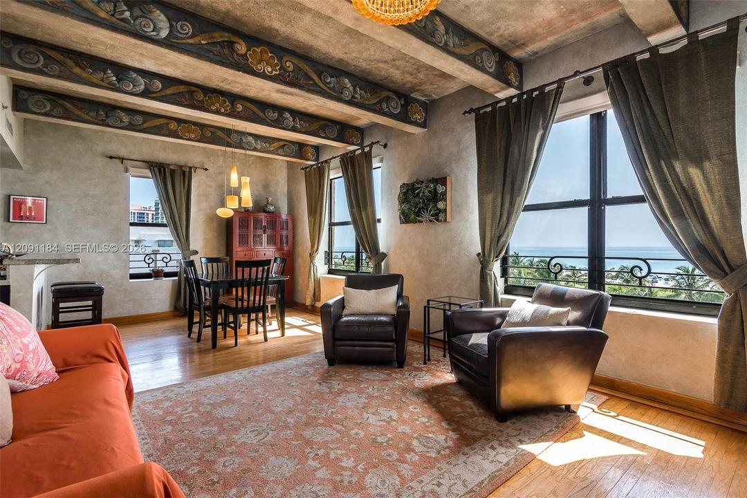 For Sale: $1,250,000 (2 beds, 2 baths, 1350 Square Feet)