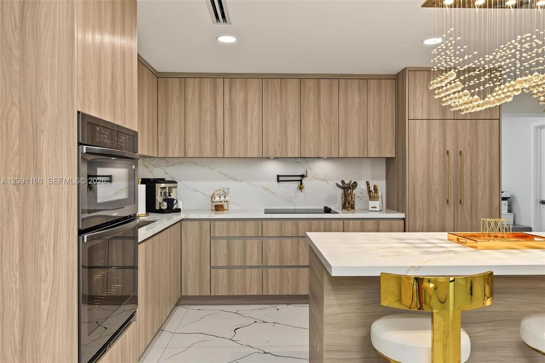 For Rent: $14,000 (3 beds, 2 baths, 1579 Square Feet)