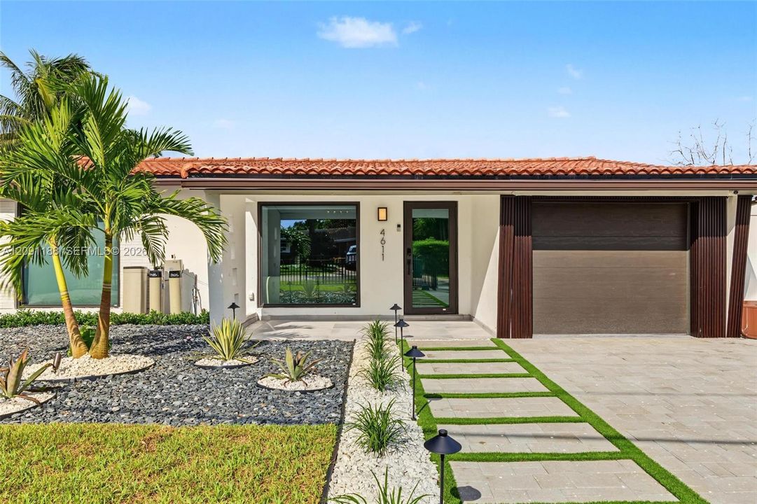 For Rent: $14,000 (3 beds, 2 baths, 1579 Square Feet)