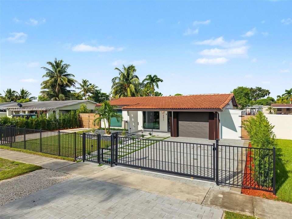 For Rent: $14,000 (3 beds, 2 baths, 1579 Square Feet)