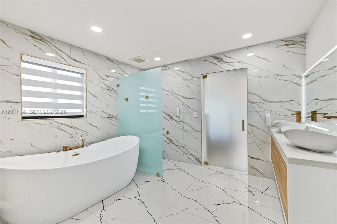 For Rent: $14,000 (3 beds, 2 baths, 1579 Square Feet)