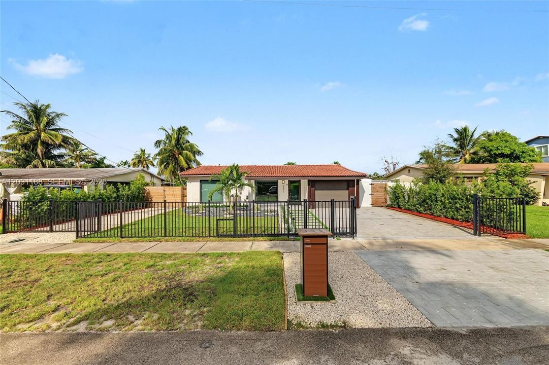 For Rent: $14,000 (3 beds, 2 baths, 1579 Square Feet)