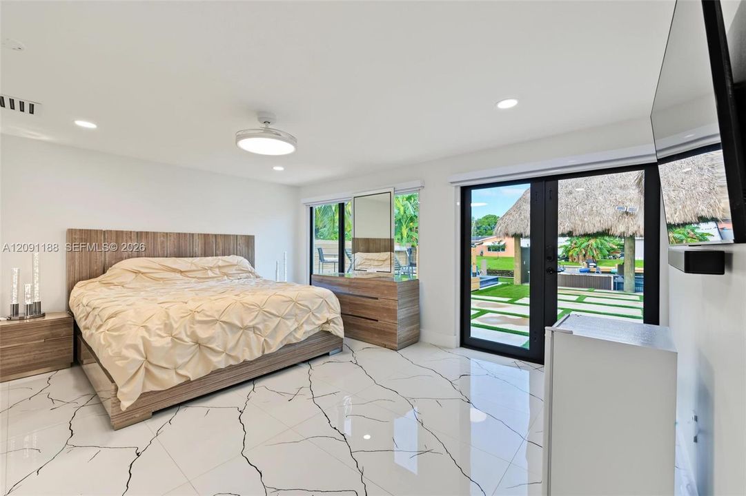 For Rent: $14,000 (3 beds, 2 baths, 1579 Square Feet)