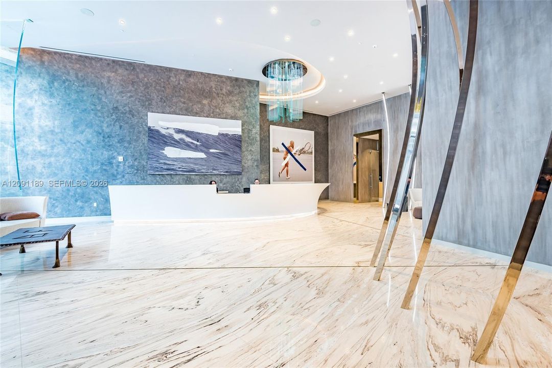 Active With Contract: $4,500 (1 beds, 1 baths, 826 Square Feet)