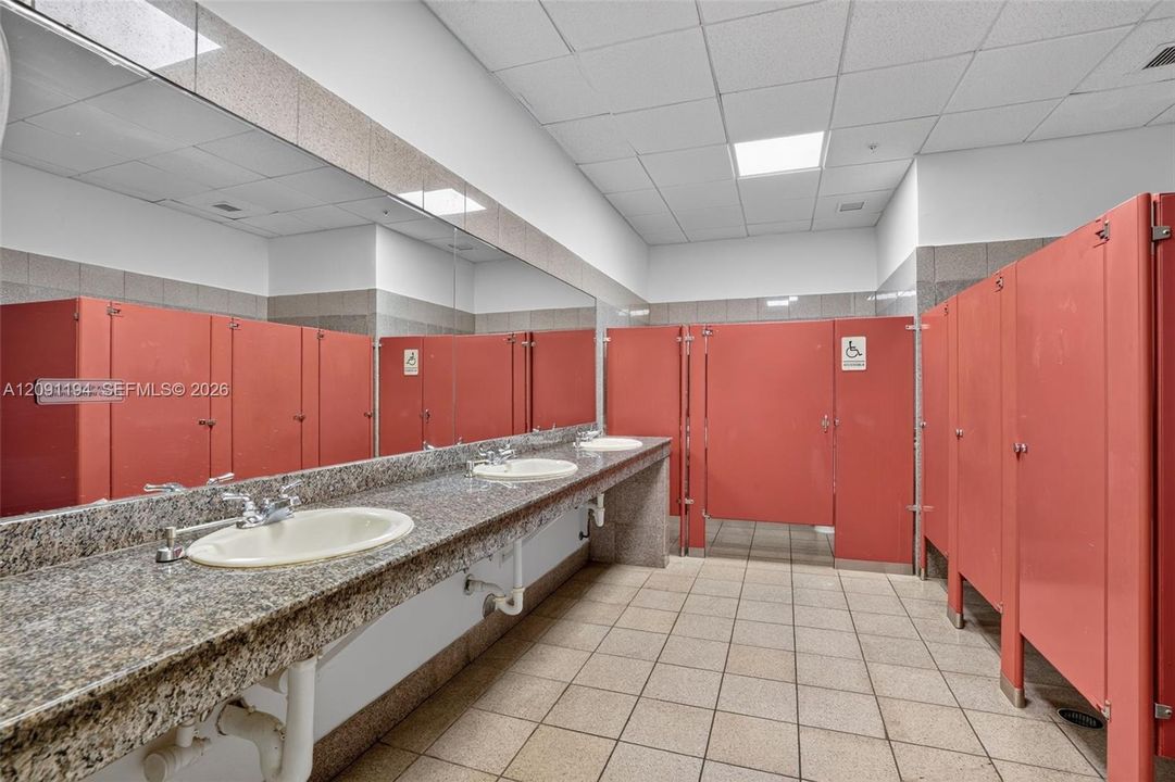 For Rent: $2,900 (0 beds, 0 baths, 0 Square Feet)