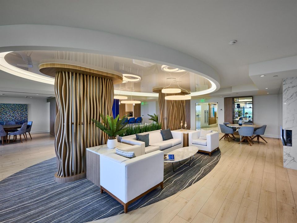 Community Ocean Club Room