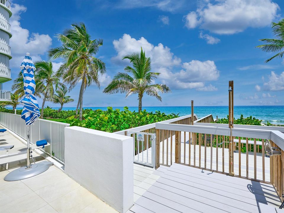 STEPS TO BEACH