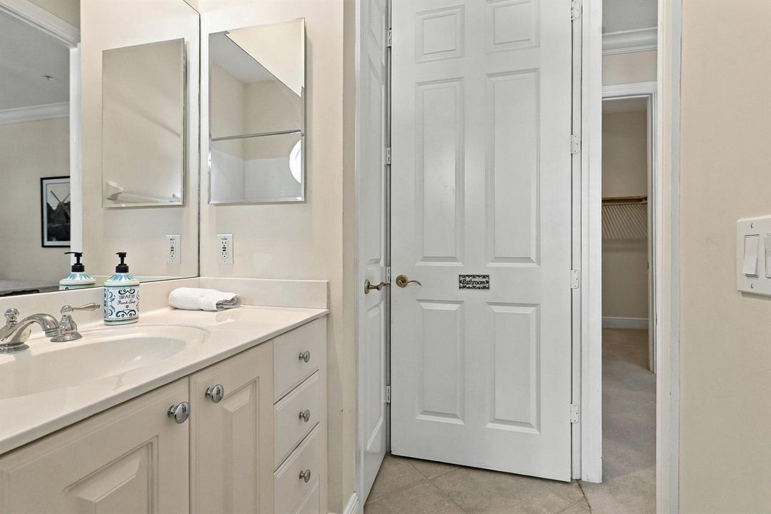 13_bathroom